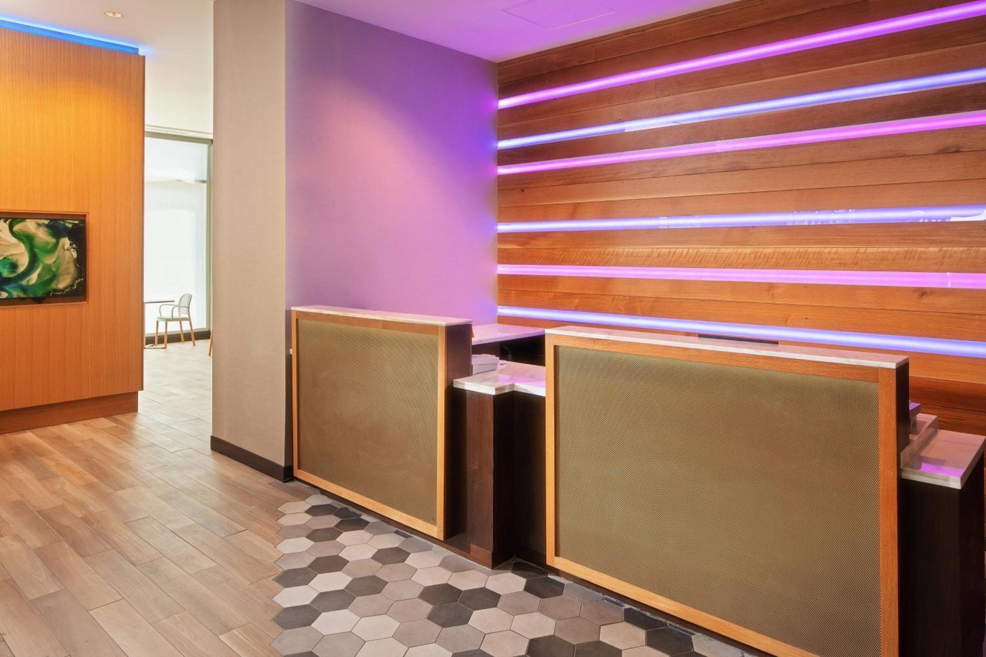 Springhill Suites By Marriott New Orleans Downtown/Canal Street Exterior photo